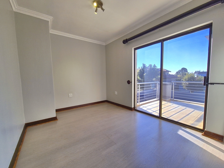 5 Bedroom Property for Sale in Helderwyk Gauteng