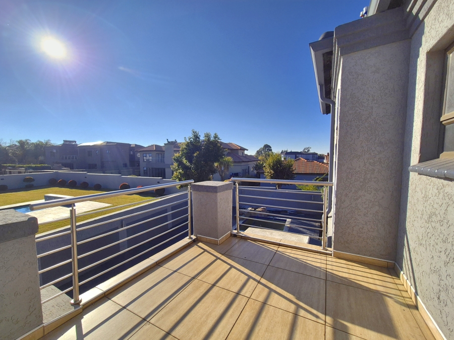 5 Bedroom Property for Sale in Helderwyk Gauteng