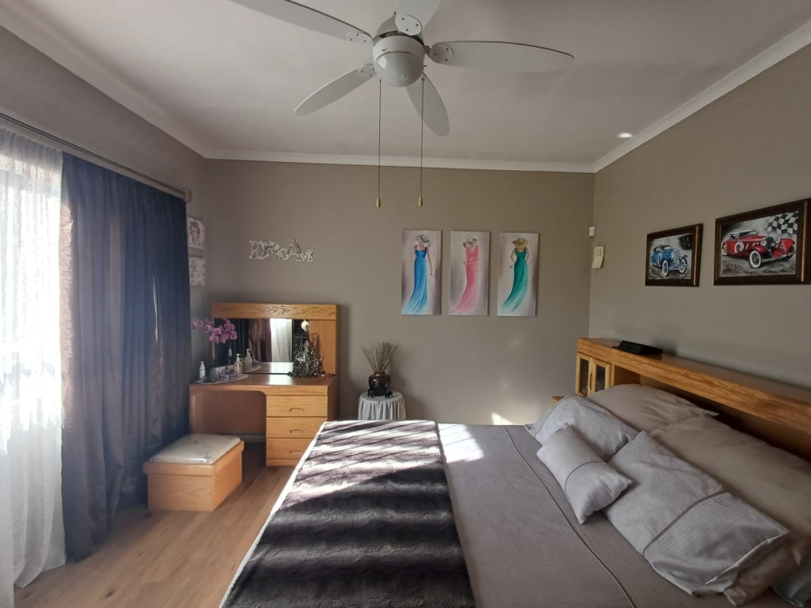 3 Bedroom Property for Sale in Vanderbijlpark SE 2 Gauteng