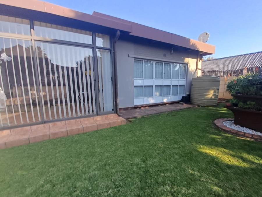 3 Bedroom Property for Sale in Vanderbijlpark SE 2 Gauteng
