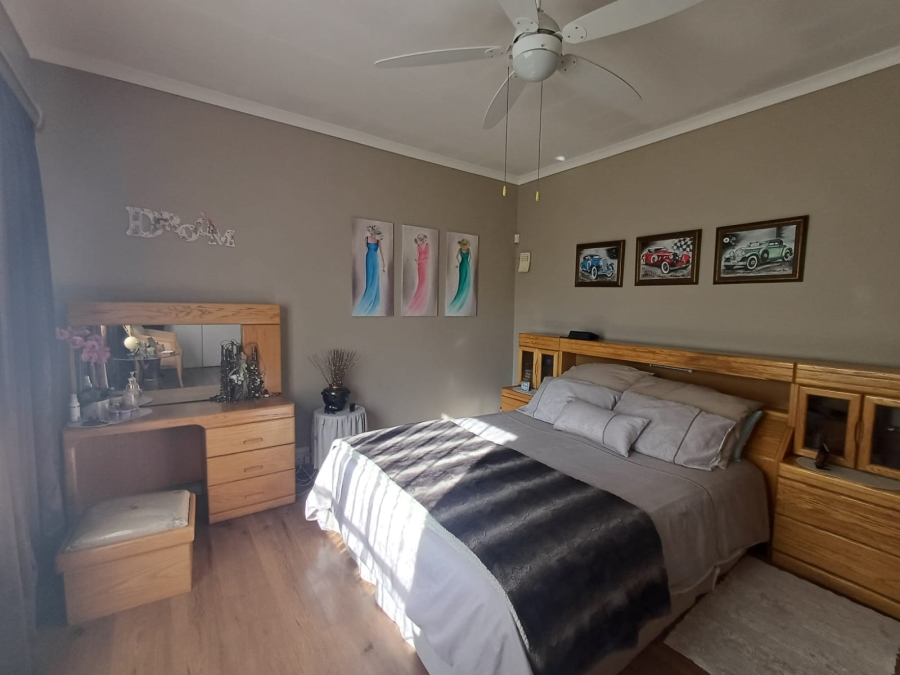 3 Bedroom Property for Sale in Vanderbijlpark SE 2 Gauteng
