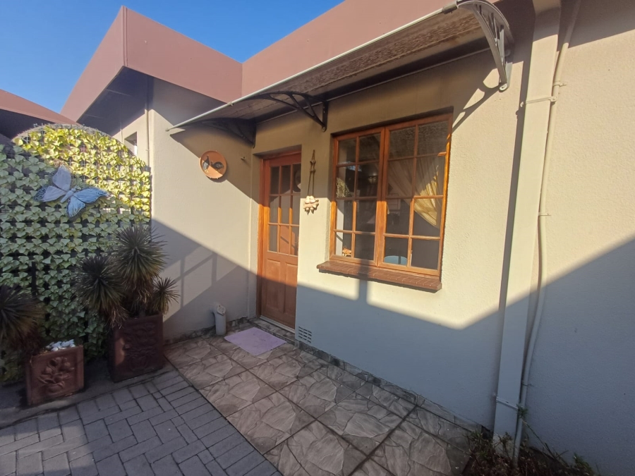 3 Bedroom Property for Sale in Vanderbijlpark SE 2 Gauteng