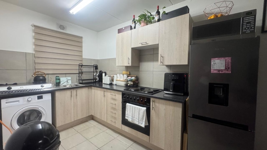 2 Bedroom Property for Sale in Albertsdal Gauteng