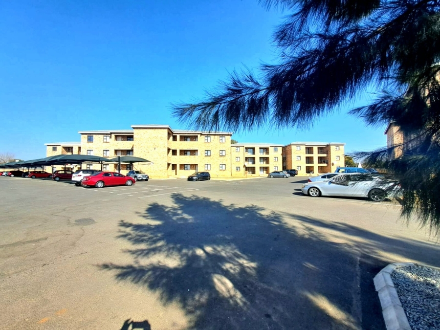 2 Bedroom Property for Sale in Albertsdal Gauteng