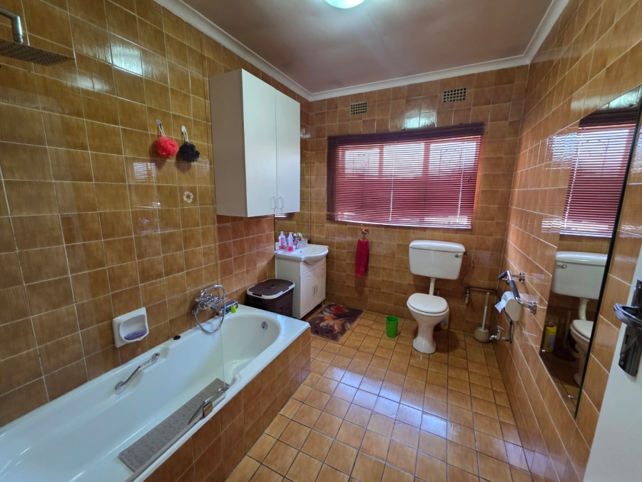 5 Bedroom Property for Sale in Arcon Park Gauteng