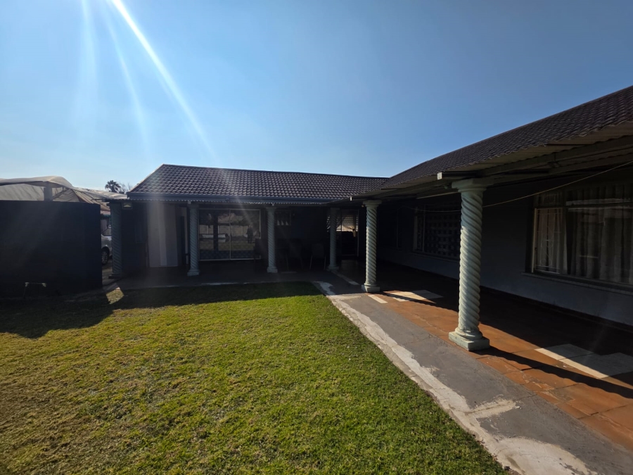 5 Bedroom Property for Sale in Arcon Park Gauteng