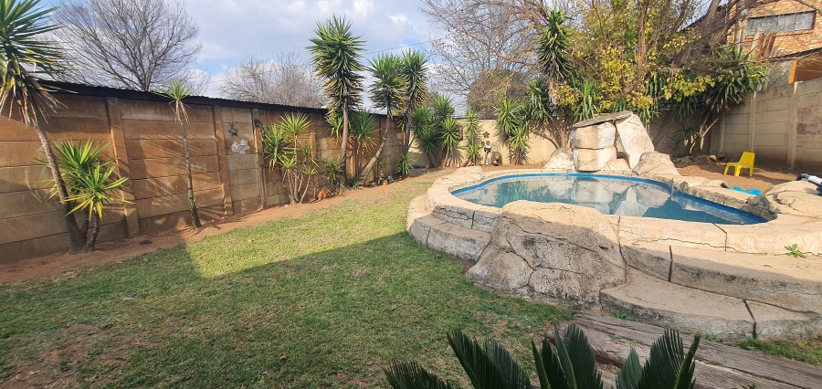 4 Bedroom Property for Sale in Rensburg Gauteng