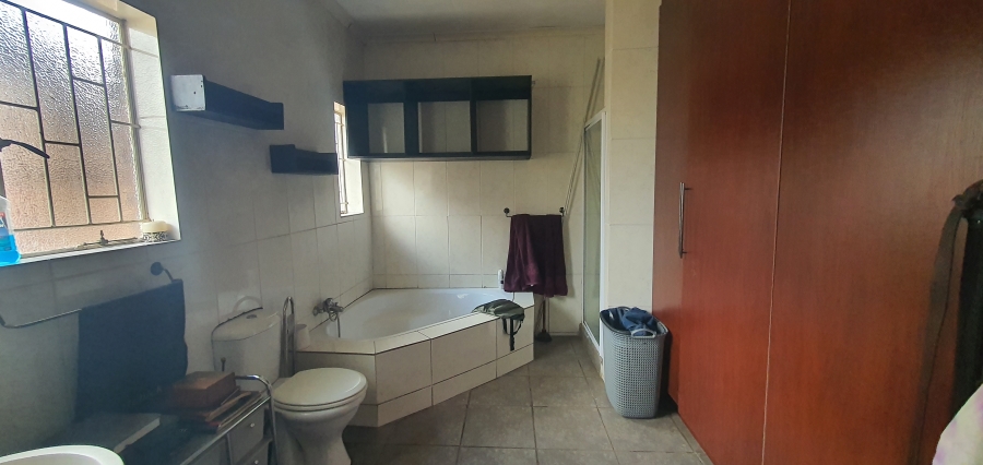 4 Bedroom Property for Sale in Rensburg Gauteng