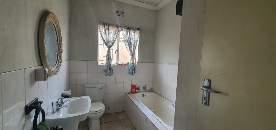 4 Bedroom Property for Sale in Rensburg Gauteng