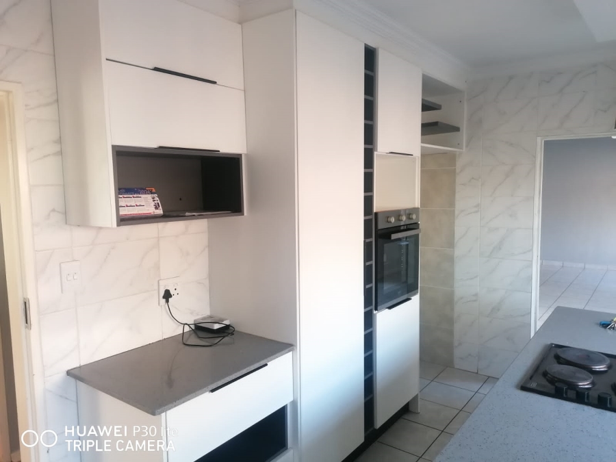 To Let 3 Bedroom Property for Rent in Meyerspark Gauteng