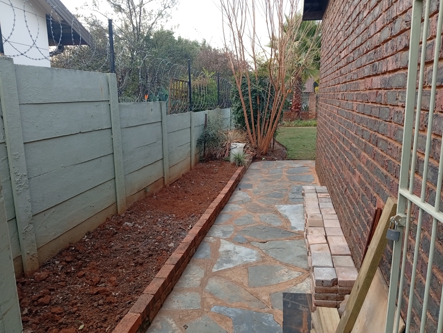 To Let 3 Bedroom Property for Rent in Meyerspark Gauteng