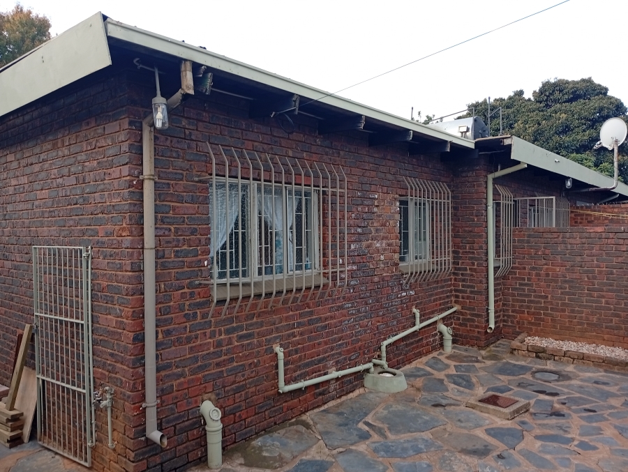 To Let 3 Bedroom Property for Rent in Meyerspark Gauteng
