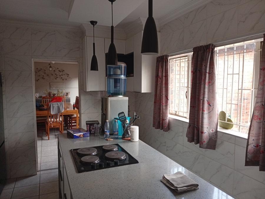 To Let 3 Bedroom Property for Rent in Meyerspark Gauteng