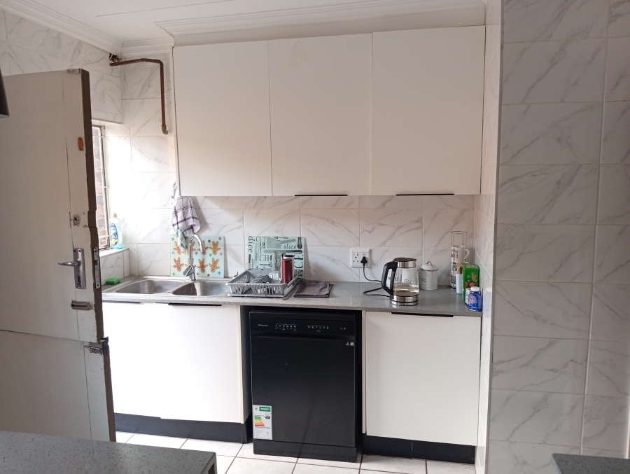To Let 3 Bedroom Property for Rent in Meyerspark Gauteng