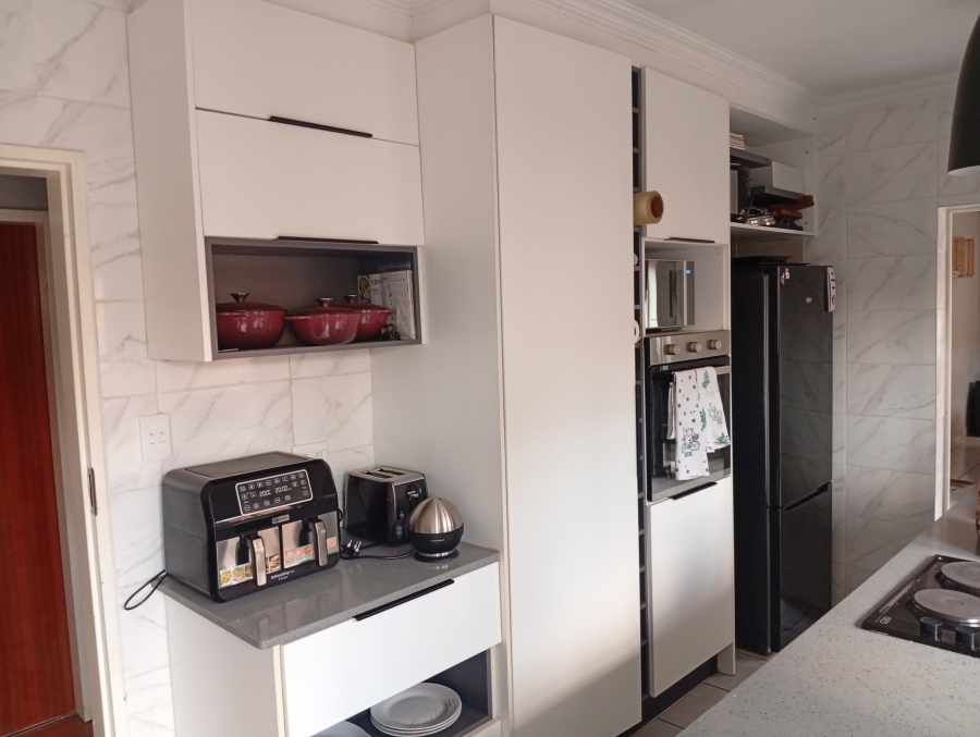 To Let 3 Bedroom Property for Rent in Meyerspark Gauteng