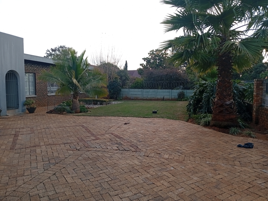 To Let 3 Bedroom Property for Rent in Meyerspark Gauteng