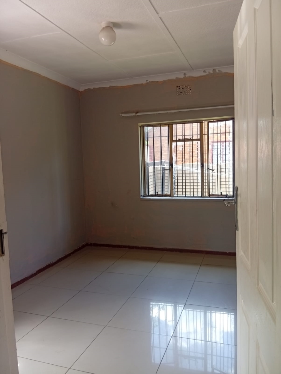 3 Bedroom Property for Sale in Rhodesfield Gauteng