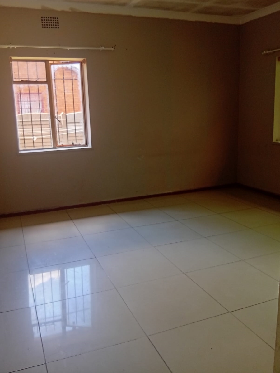 3 Bedroom Property for Sale in Rhodesfield Gauteng