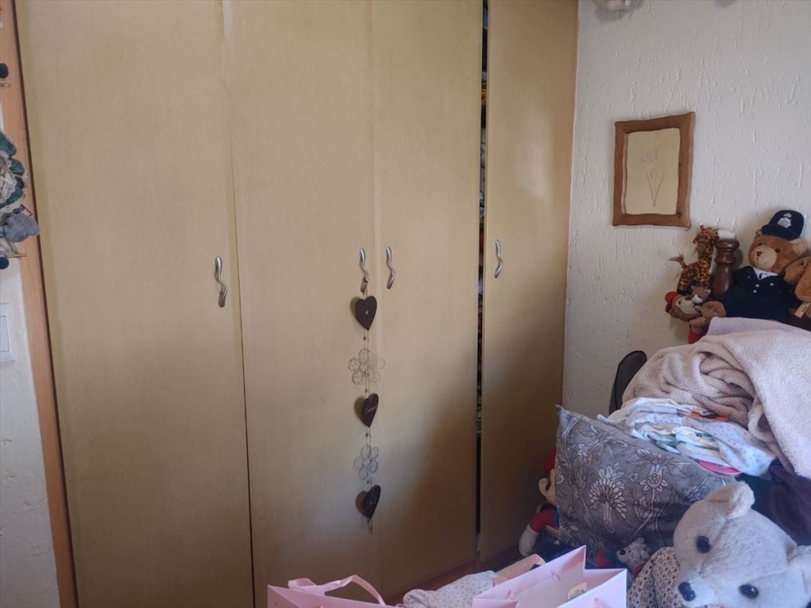 2 Bedroom Property for Sale in Glen Marais Gauteng