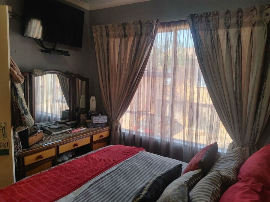 2 Bedroom Property for Sale in Glen Marais Gauteng