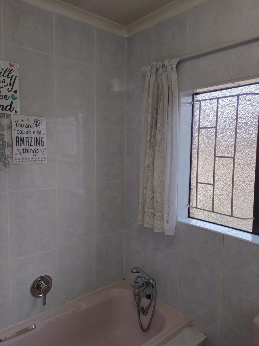 3 Bedroom Property for Sale in Bakerton Gauteng