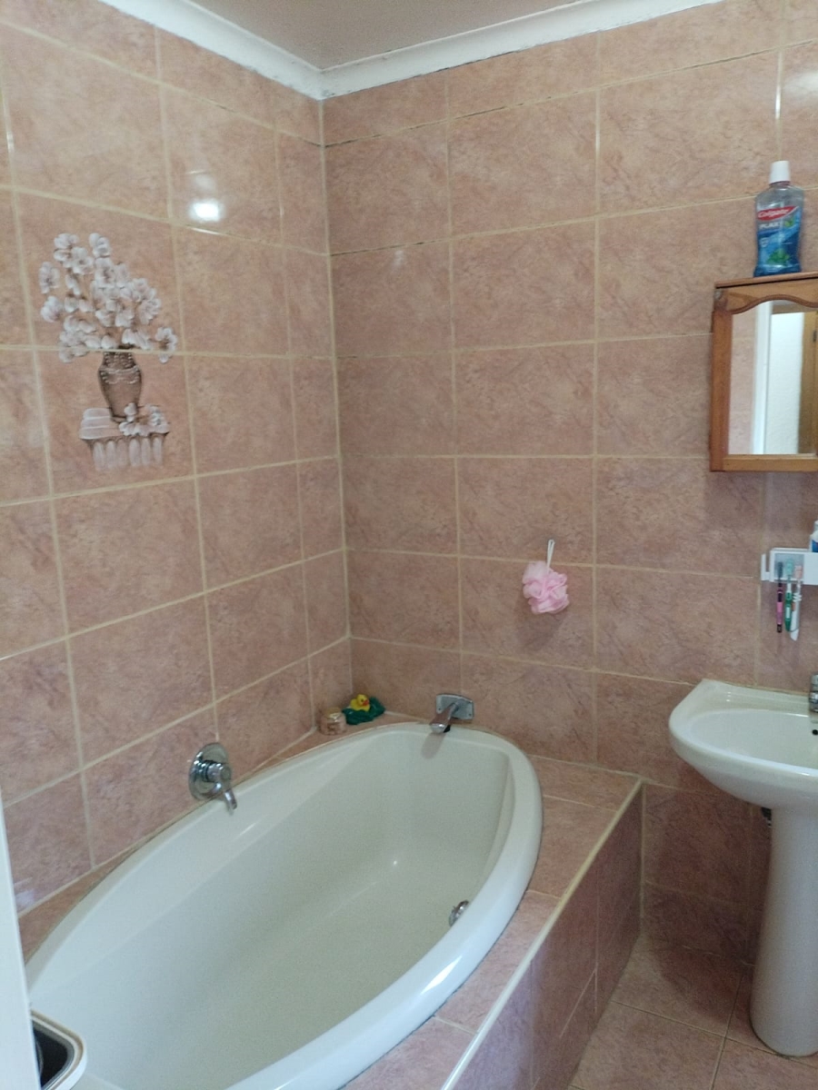 3 Bedroom Property for Sale in Bakerton Gauteng