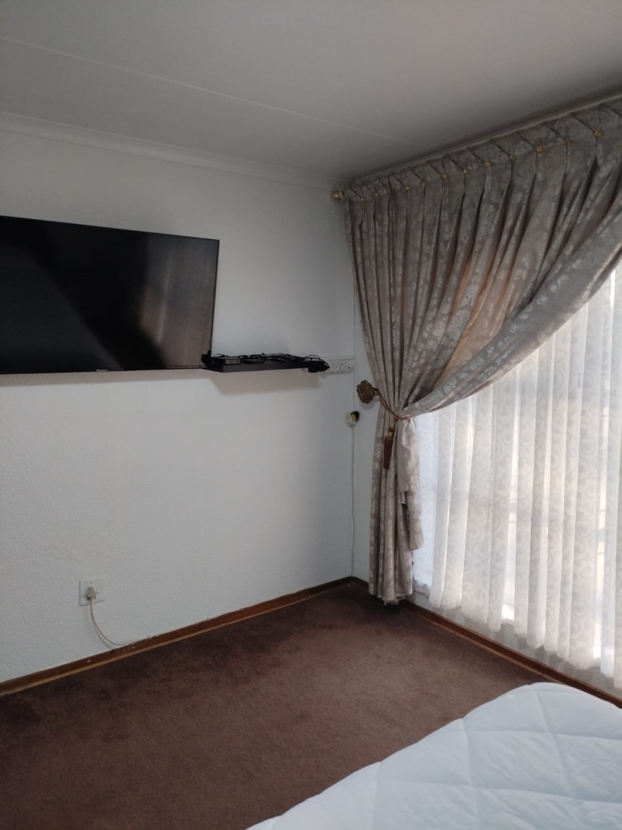3 Bedroom Property for Sale in Bakerton Gauteng