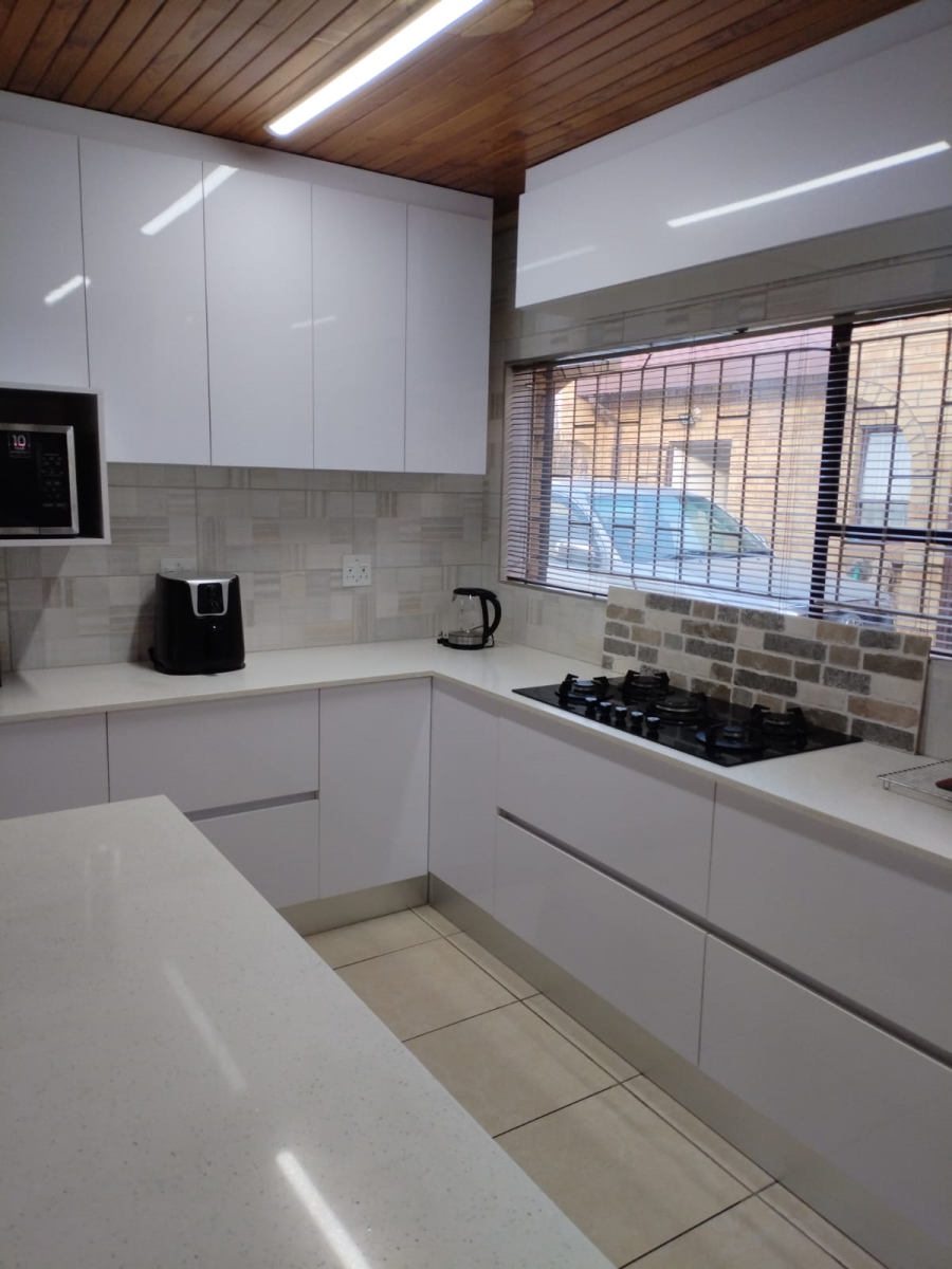 3 Bedroom Property for Sale in Bakerton Gauteng