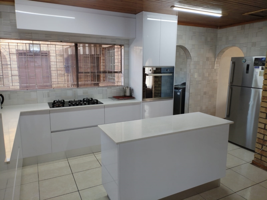 3 Bedroom Property for Sale in Bakerton Gauteng