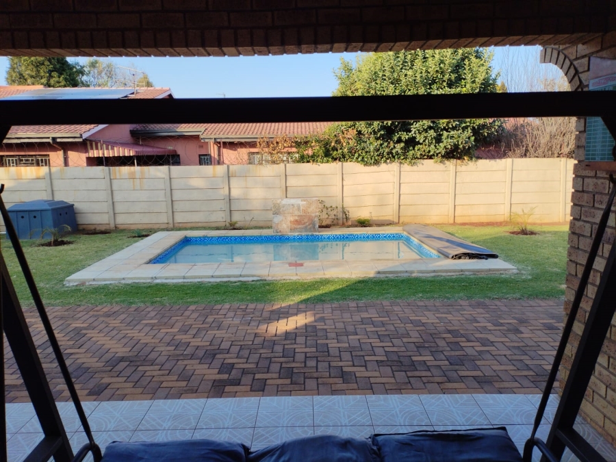 3 Bedroom Property for Sale in Bakerton Gauteng