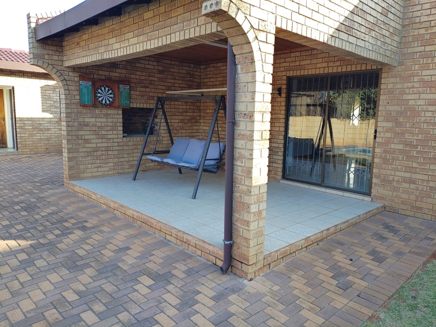 3 Bedroom Property for Sale in Bakerton Gauteng
