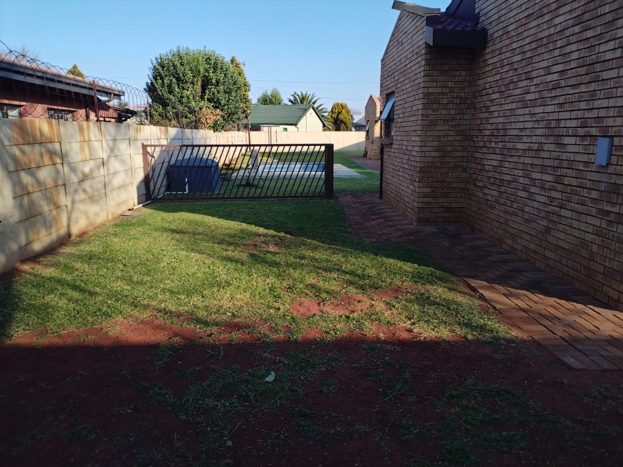 3 Bedroom Property for Sale in Bakerton Gauteng