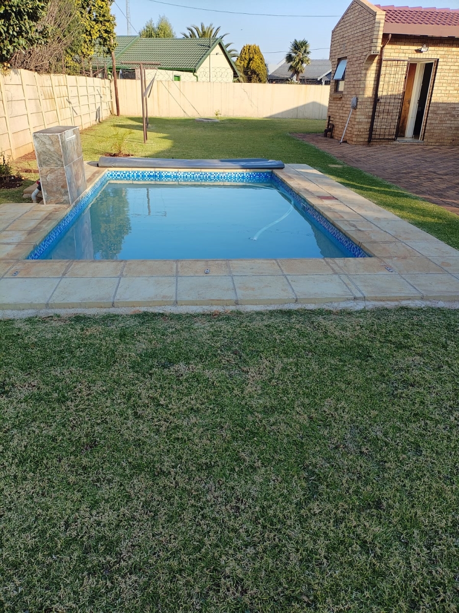 3 Bedroom Property for Sale in Bakerton Gauteng