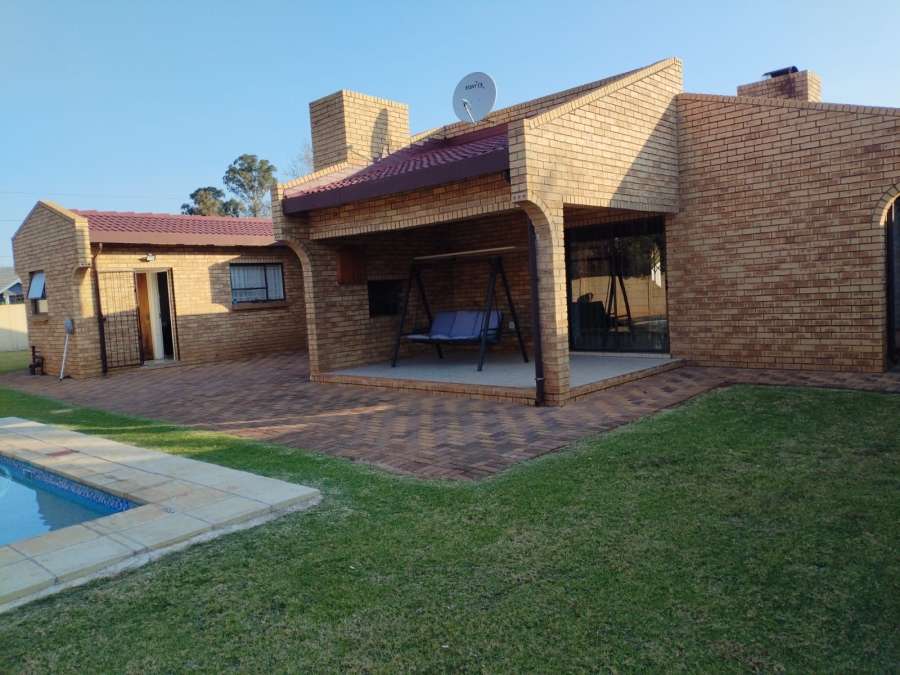 3 Bedroom Property for Sale in Bakerton Gauteng