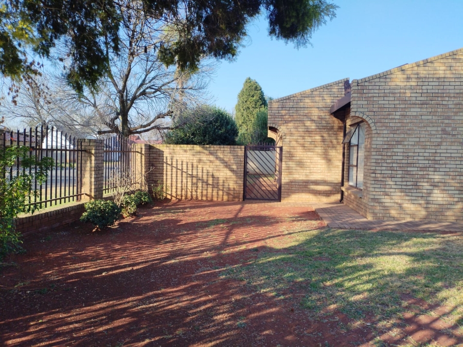 3 Bedroom Property for Sale in Bakerton Gauteng