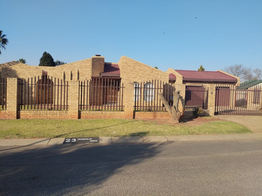 3 Bedroom Property for Sale in Bakerton Gauteng