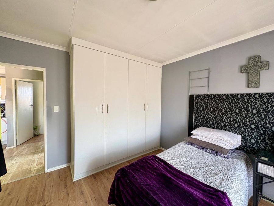 2 Bedroom Property for Sale in Minnebron Gauteng