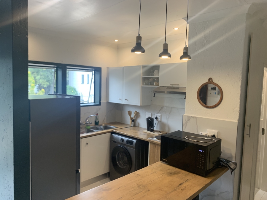To Let 1 Bedroom Property for Rent in Magaliessig Gauteng
