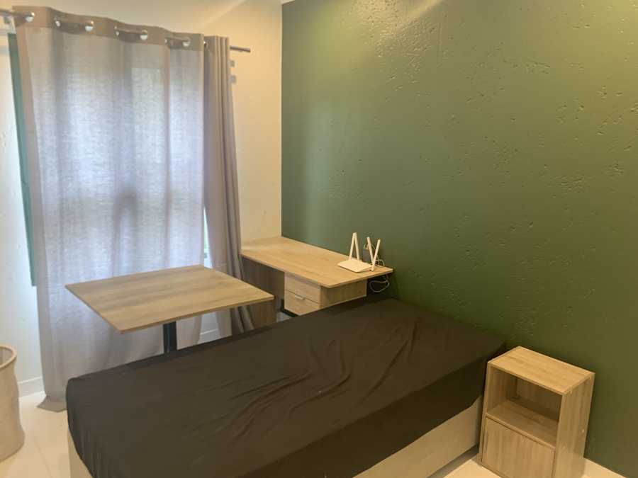 To Let 1 Bedroom Property for Rent in Magaliessig Gauteng