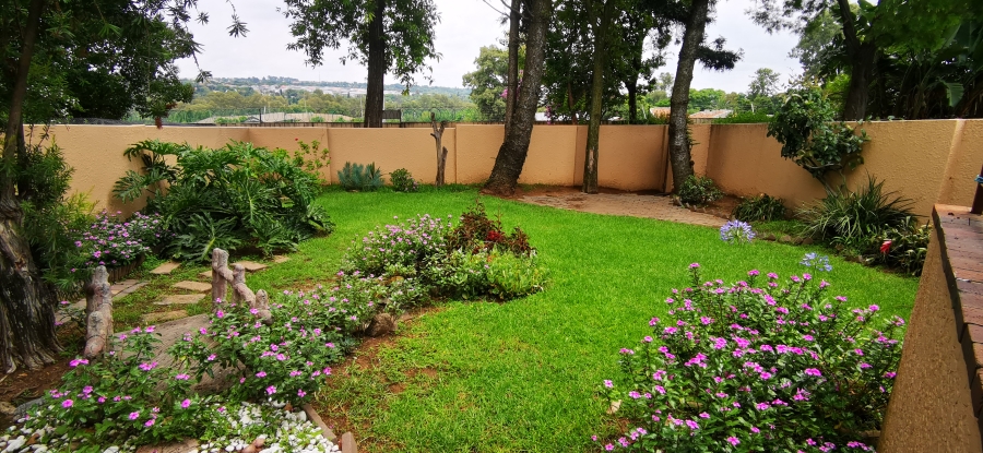 To Let 3 Bedroom Property for Rent in Bryanston Gauteng