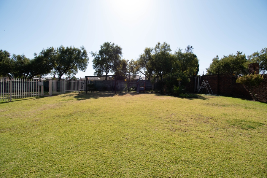 To Let 3 Bedroom Property for Rent in Horizon View Gauteng