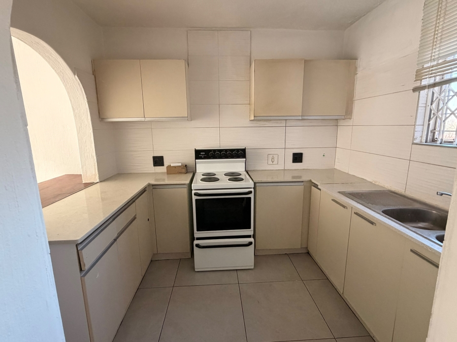 To Let 2 Bedroom Property for Rent in Erasmia Gauteng