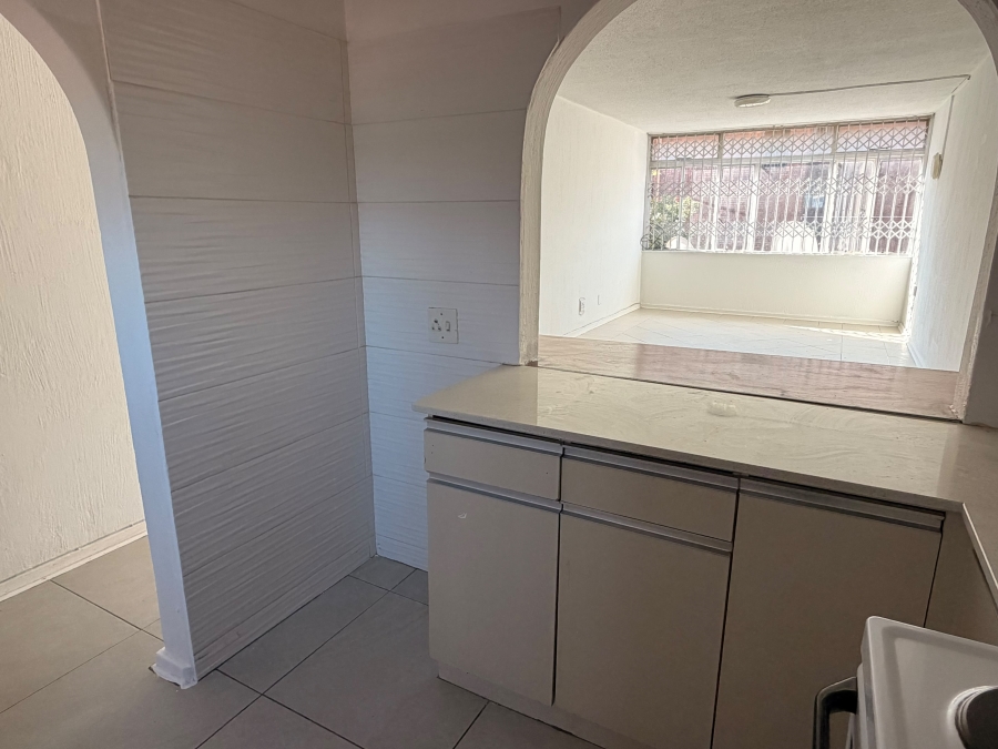 To Let 2 Bedroom Property for Rent in Erasmia Gauteng