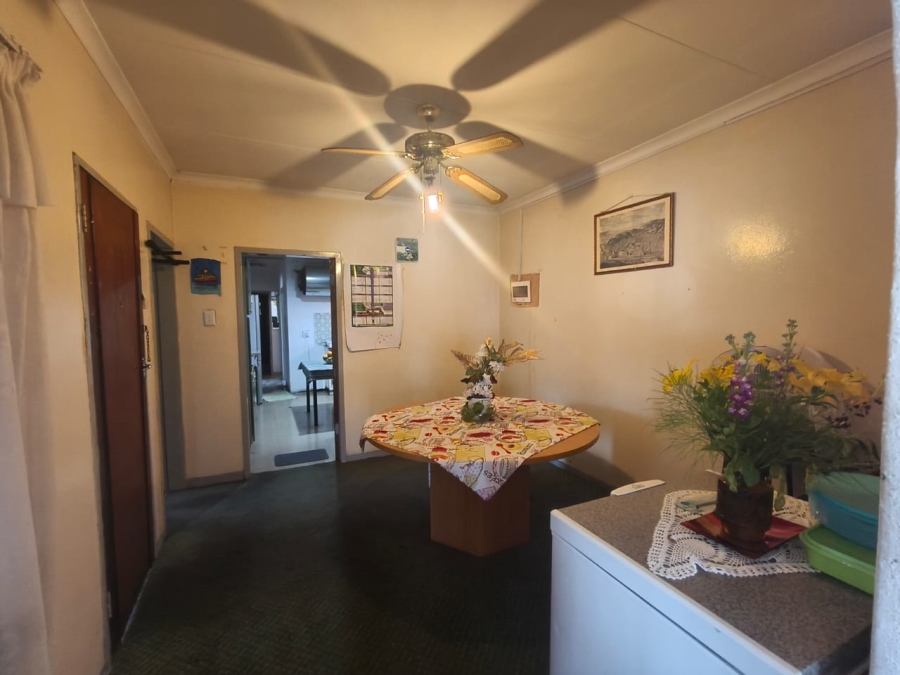 6 Bedroom Property for Sale in Laudium Gauteng