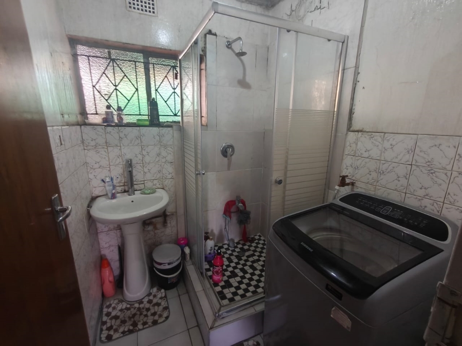 6 Bedroom Property for Sale in Laudium Gauteng