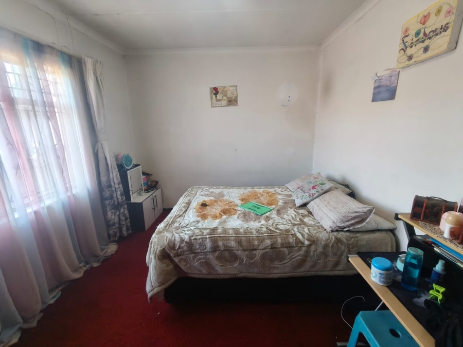 6 Bedroom Property for Sale in Laudium Gauteng