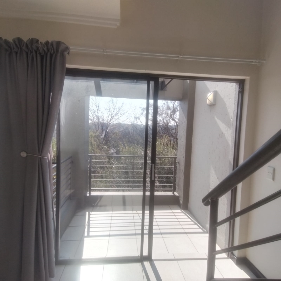 To Let 1 Bedroom Property for Rent in Lonehill Gauteng