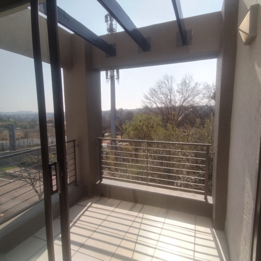 To Let 1 Bedroom Property for Rent in Lonehill Gauteng