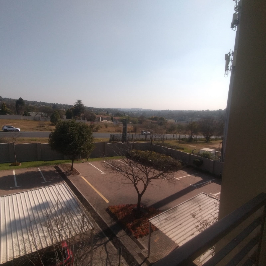 To Let 1 Bedroom Property for Rent in Lonehill Gauteng
