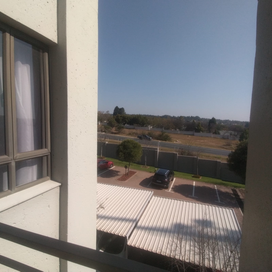 To Let 1 Bedroom Property for Rent in Lonehill Gauteng